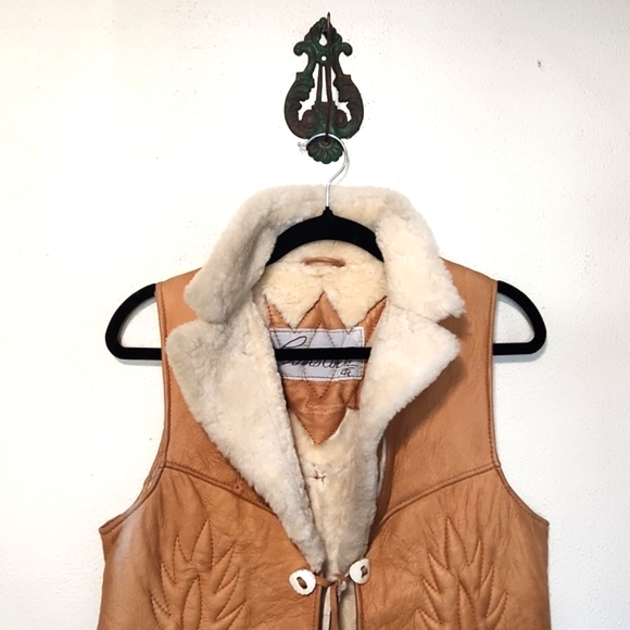 Comstock Vintage 70's Leather Sheepskin Fur Tie Front Vest Size Medium - Picture 2 of 15